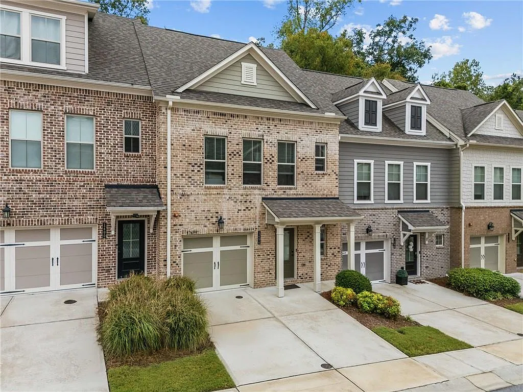 3 bed, 2.5 bath, 1846 sqft, $3,100 — Photo 2