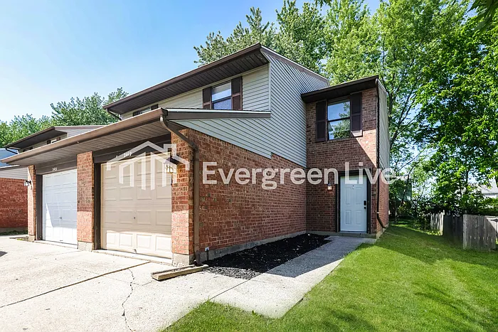 2419 Cross Village Dr — Photo 2