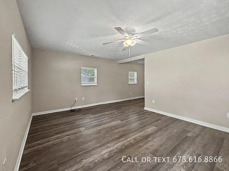 5136 W Herring St #A — Photo 3