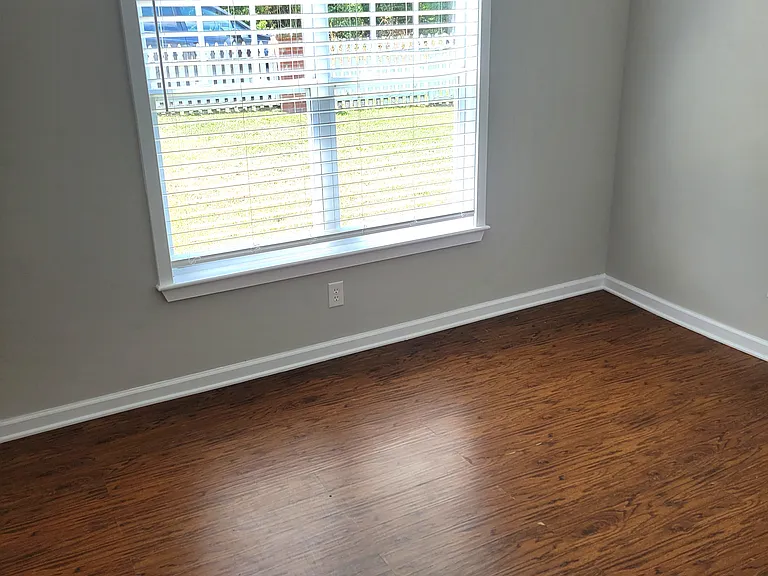 112 Hendricks Blvd — Photo 3