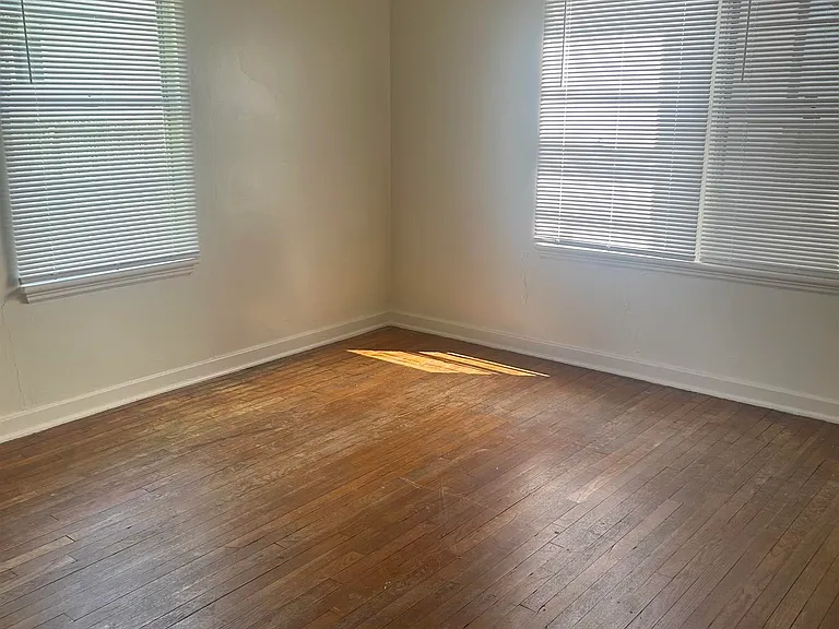 1240 Aberdeen Ave — Photo 8