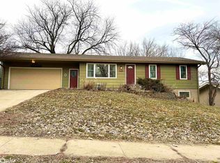 106 Independence St, Pella, IA 50219