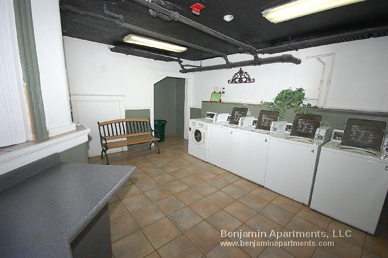 2nd image of 16 Barrows St