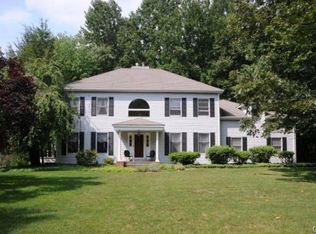 26 Maplewood Dr, Danbury, CT 06811