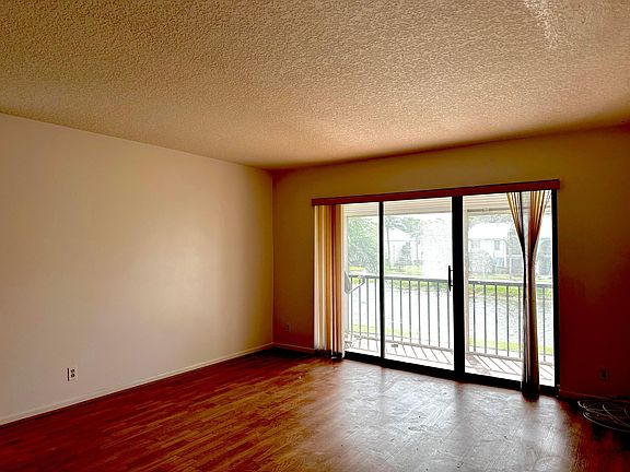 2nd image of 1106 Green Pine Boulevard #G2