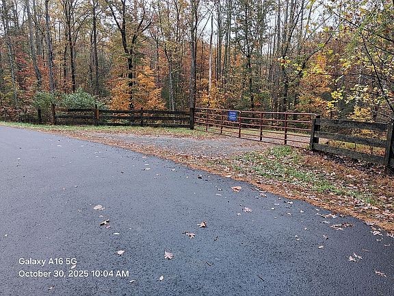 Entrance on Desert Rd