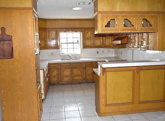 4th image of 1851 E Three Mile Line Rd