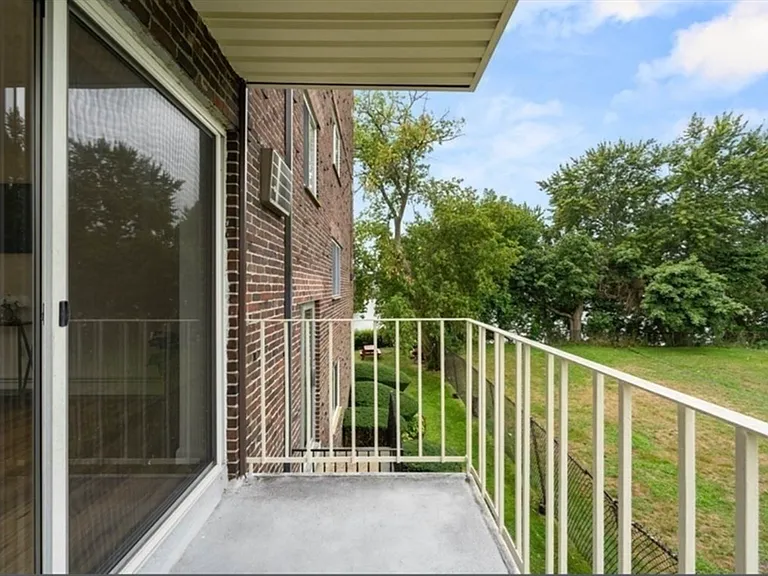 34 Hamilton Rd #210 — Photo 3