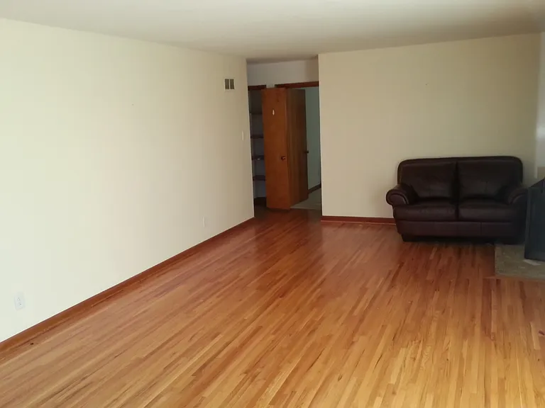 409 W Texas Ave — Photo 15