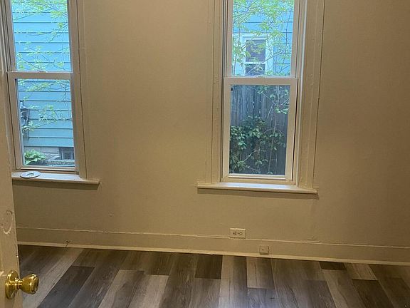 4th image of 1110 Logan St SE