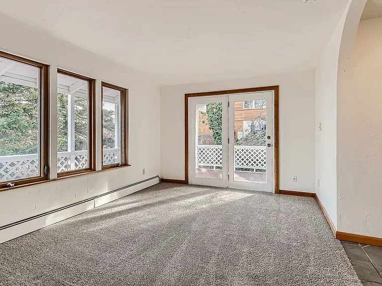 1045 Gilbert St — Photo 7