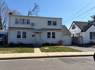 18 Myers Avenue, Hicksville, NY