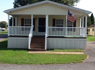 2 Chimney Ln, East Earl, PA 17519