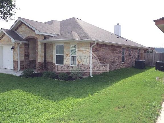 3rd image of 2526 Jackson Dr