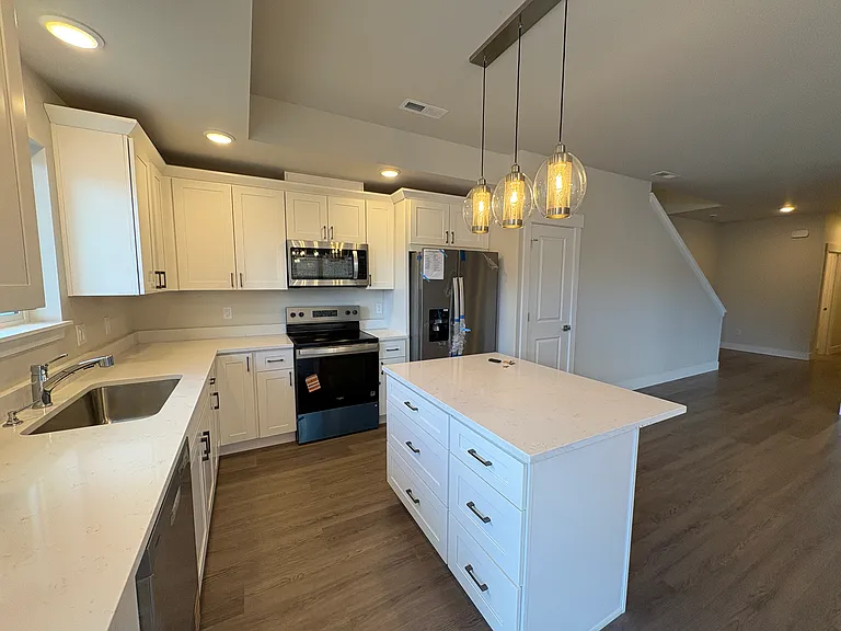 1075 Red Apple Rd #B6 — Photo 8