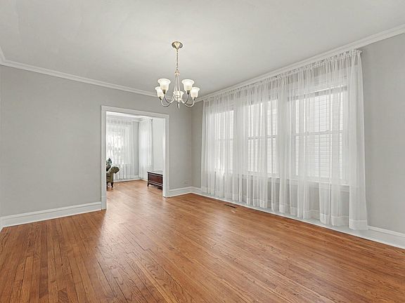 4th image of 3120 Clinton Ave