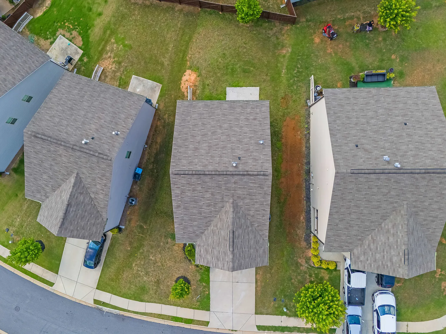 3 bed, 1962 sqft, $2,400 — Photo 4