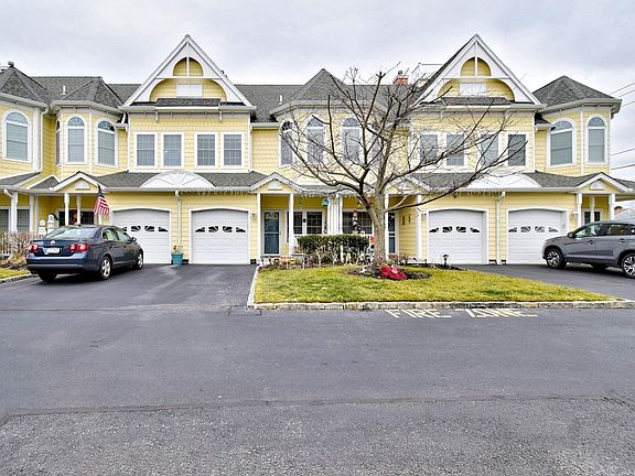 2nd image of 303 Tracy Ln #303