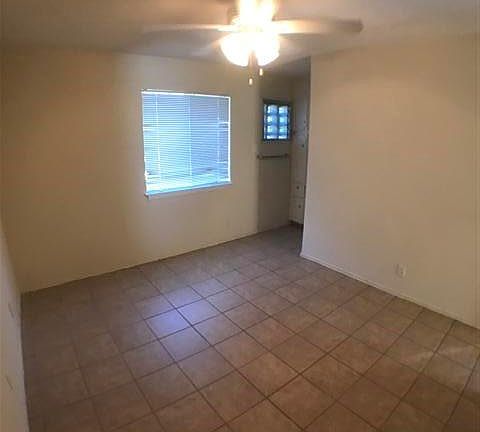 4th image of 2610 Salado St APT 108
