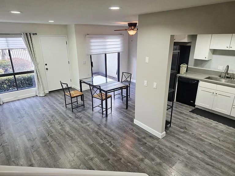 4868 Embassy Cir — Photo 3