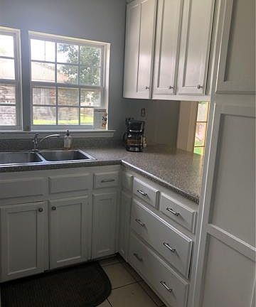 5th image of 455 Marion Ave