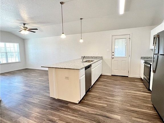 4th image of 213 Dolphin Dr