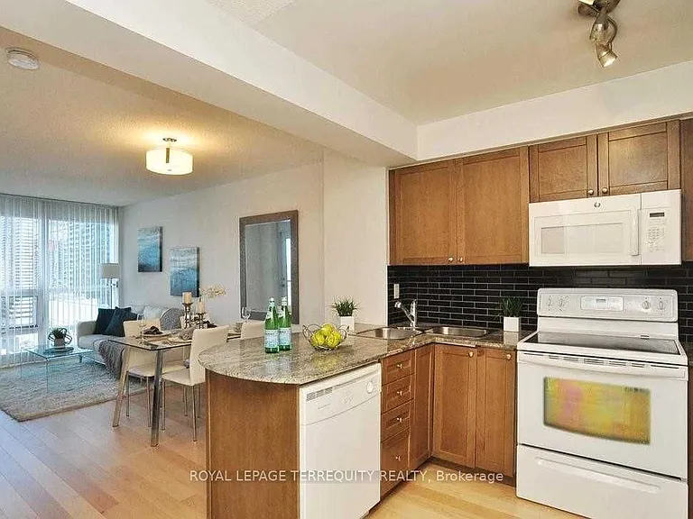 763 Bay St #2401 — Photo 4