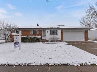 1453 Boyd St, Troy, MI 48083