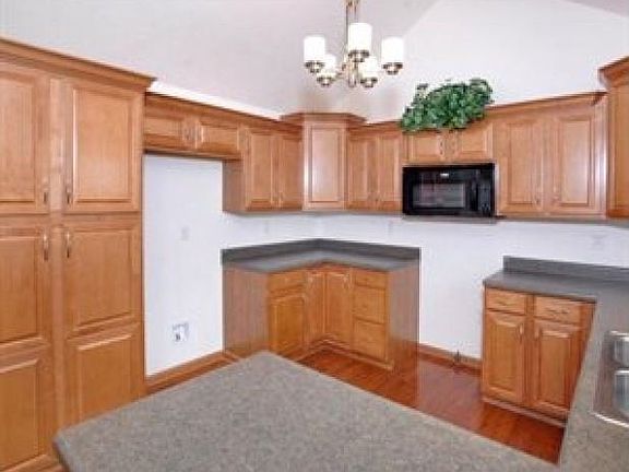 2nd image of 1409 Willow Heights Dr