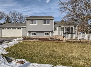 26W210 Harrison Ave, Wheaton, IL 60187