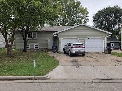 1st image of 349 Stanley Ct