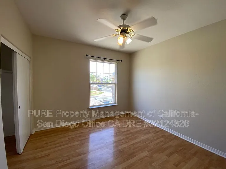1341 E J St E — Photo 14