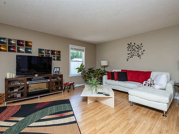 5th image of 4660 Chesterfield Ave