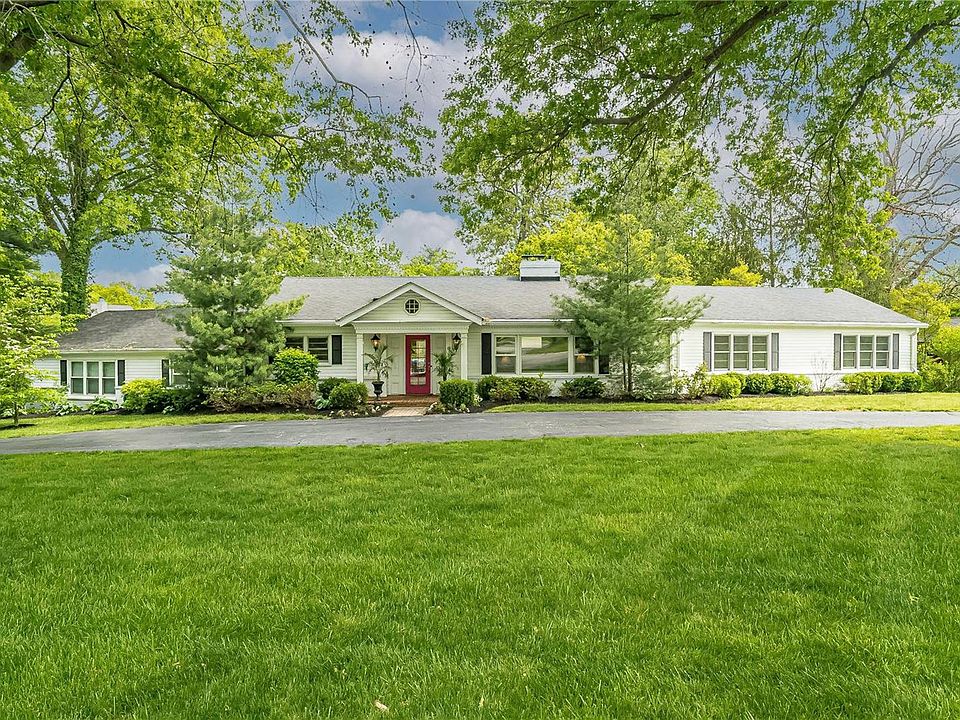 1st image of 17 Oak Park Dr