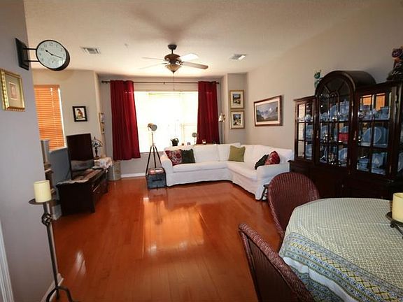 3rd image of 2925 Pointeview Dr