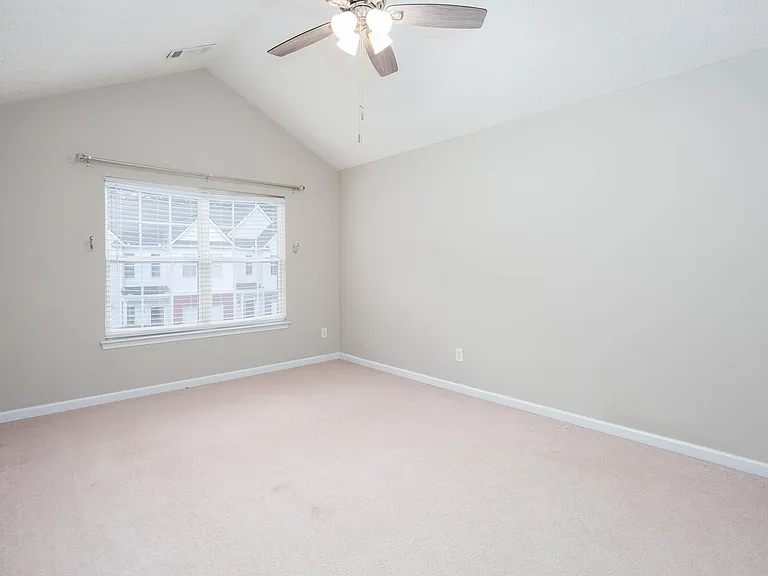 2946 Greyhawk Ln — Photo 15