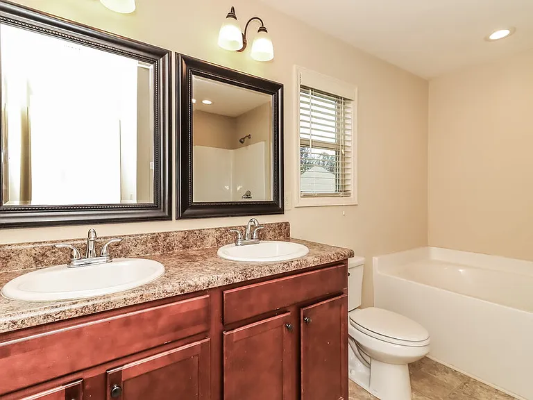 202 Comet Ct — Photo 11
