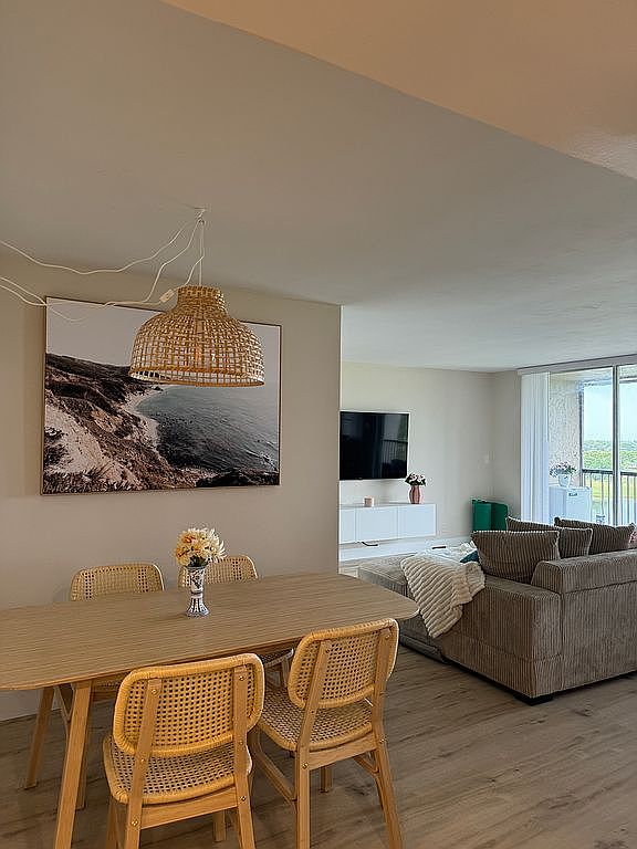 3150 W Rolling Hills Cir APT 703