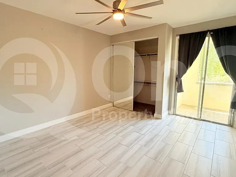 2992 N Miller Rd #215B — Photo 3