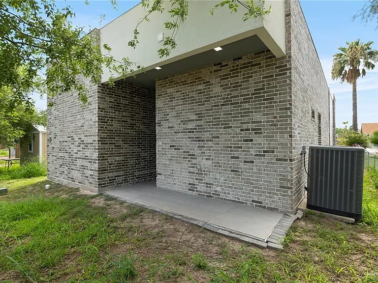 2041 Lake View Dr #5 — Photo 12