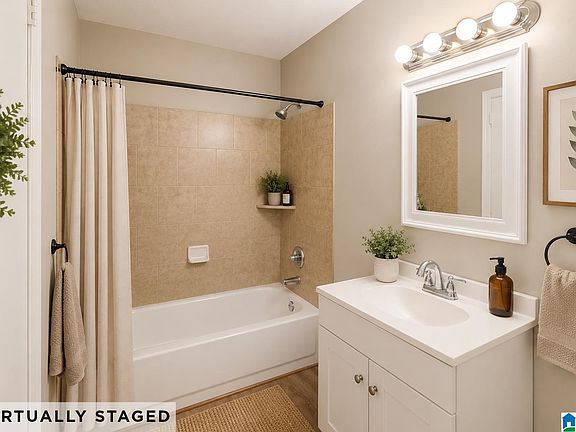 3rd image of 418 Skyview Dr APT G