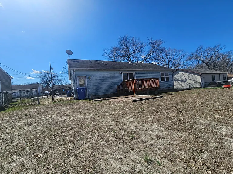 336 Park St — Photo 17