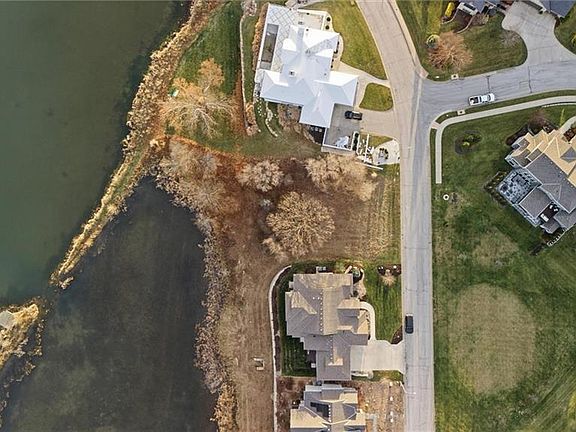 4th image of 7017 Waters Edge
