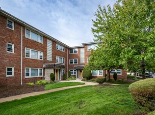 8527 W Bryn Mawr Ave, Chicago, IL 60631