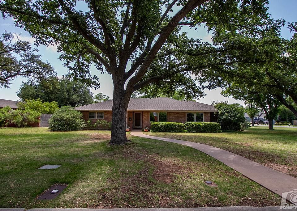 1st image of 2515 Douglas Dr
