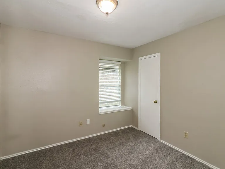 1525 Miller Ave — Photo 12