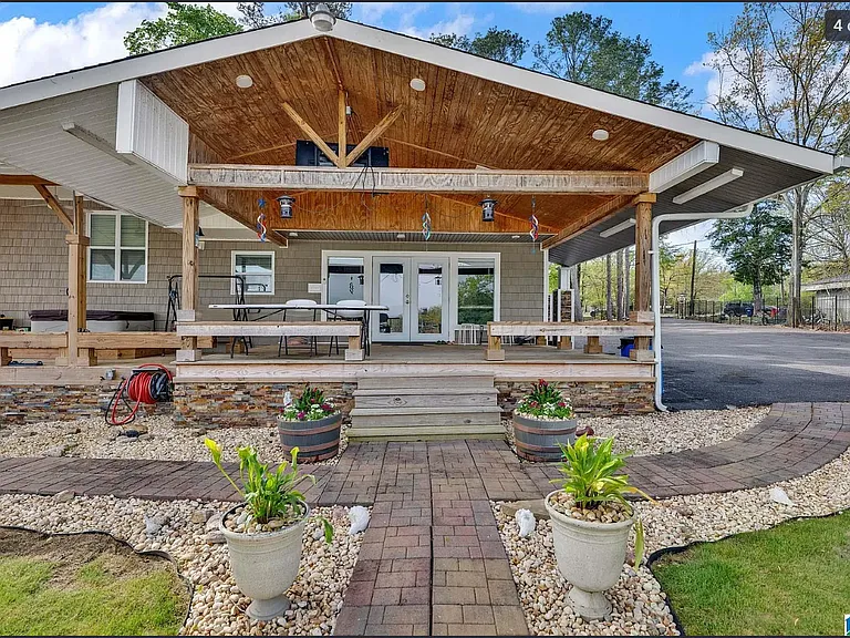 146 Shore Dr — Photo 12