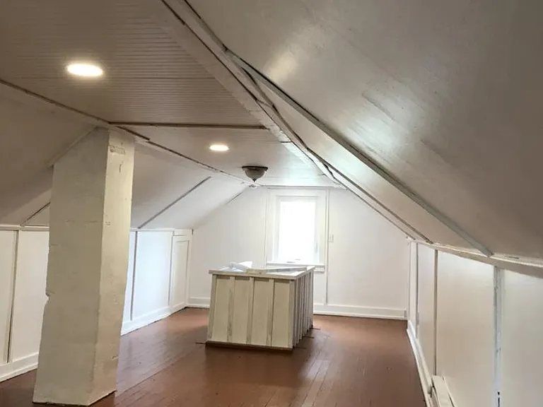112 N Foster Ave — Photo 14