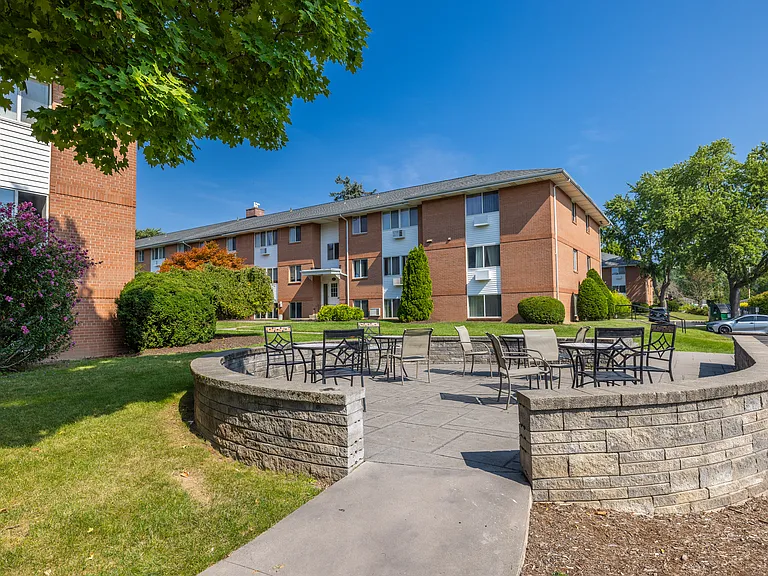 Clintwood Apartments — Photo 15