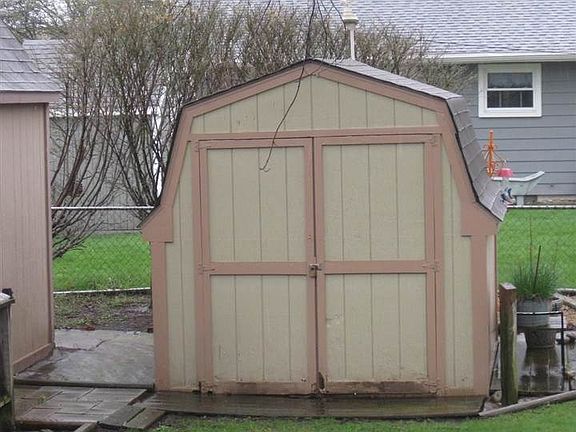 5th image of 3272 Glenbrook Dr